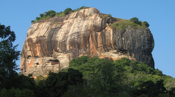 Roca Sirigiya en Sri Lanka